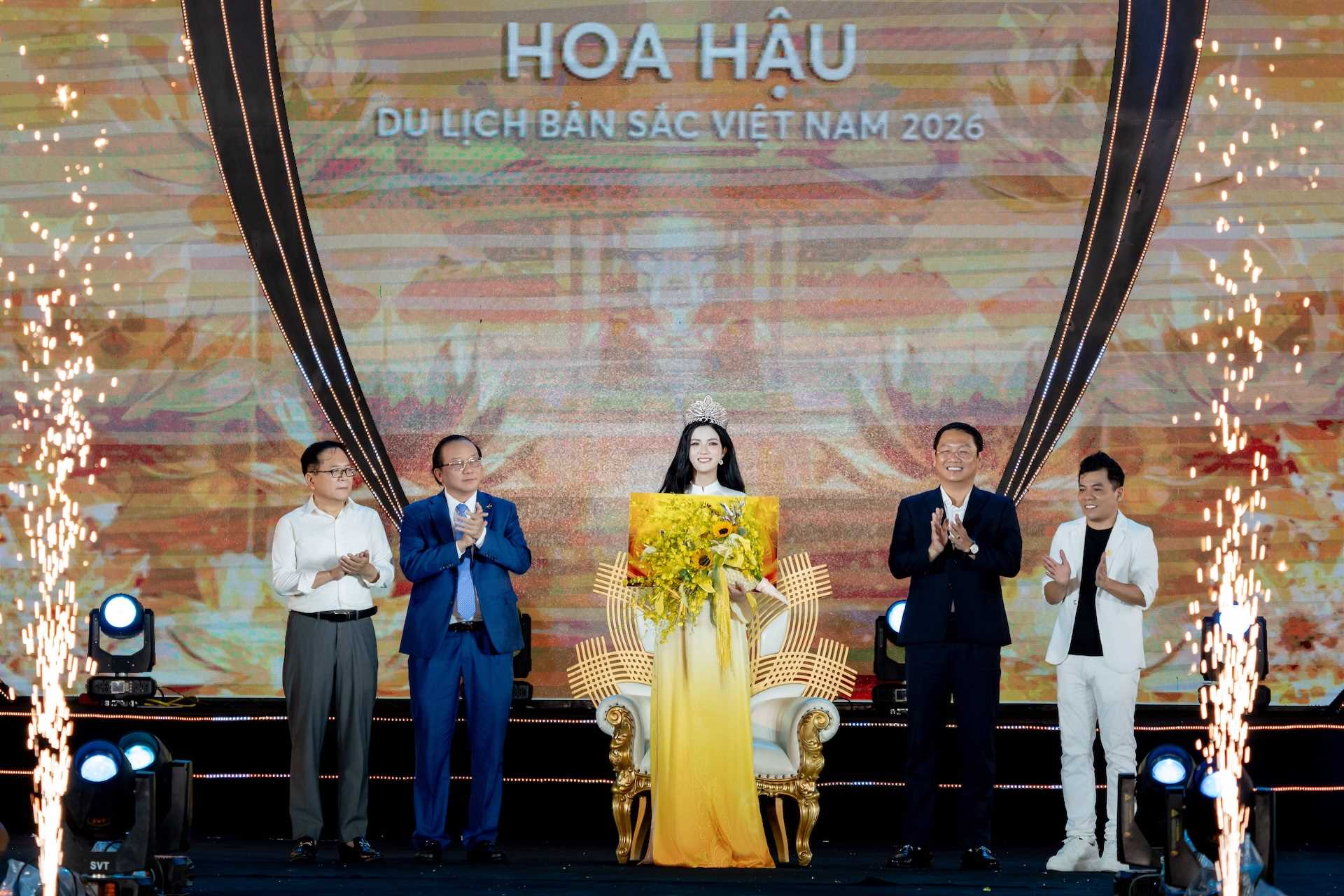 Sinh viên Trường Đại học Hồng Đức đăng quang Hoa hậu Du lịch Bản sắc Việt Nam 2026